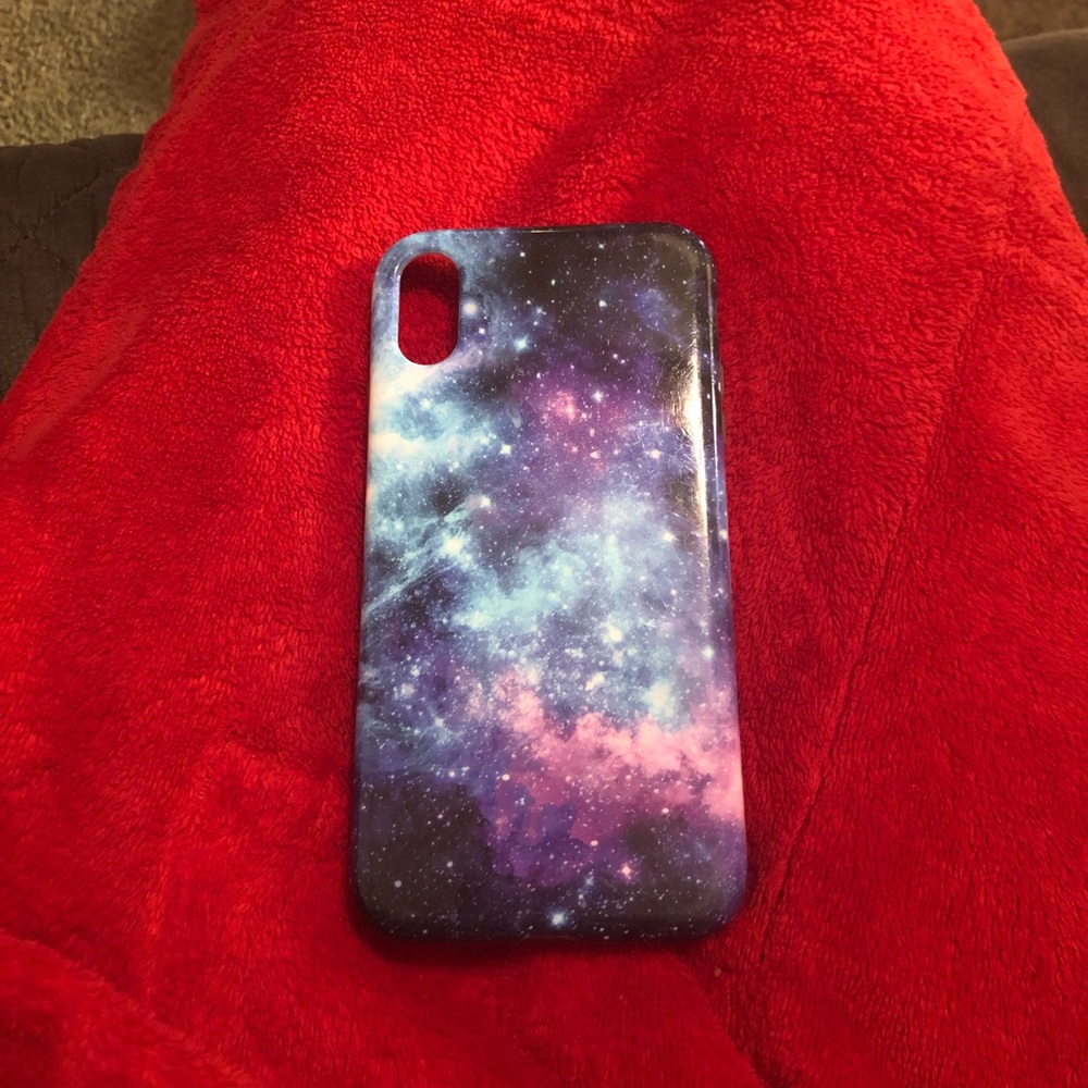 iPhone XR, galaxy phone case